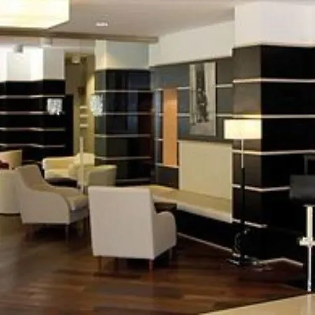 Palace 4*